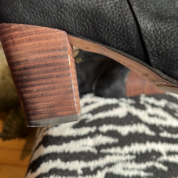 COLE HAAN leather booties - Picture 6 of 6